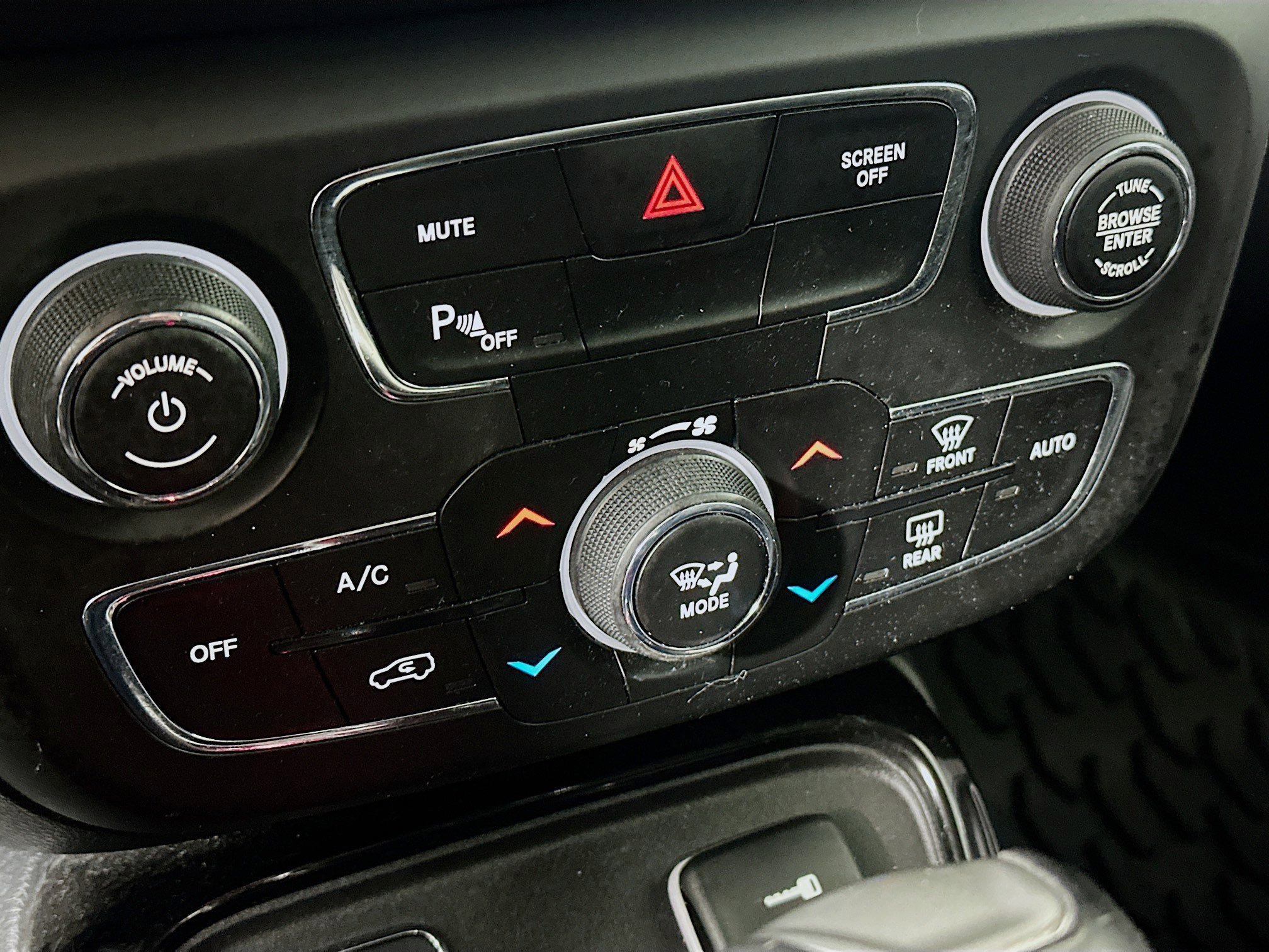 Used 2018 Jeep Compass Limited w/ Navigation Group FWD image 24