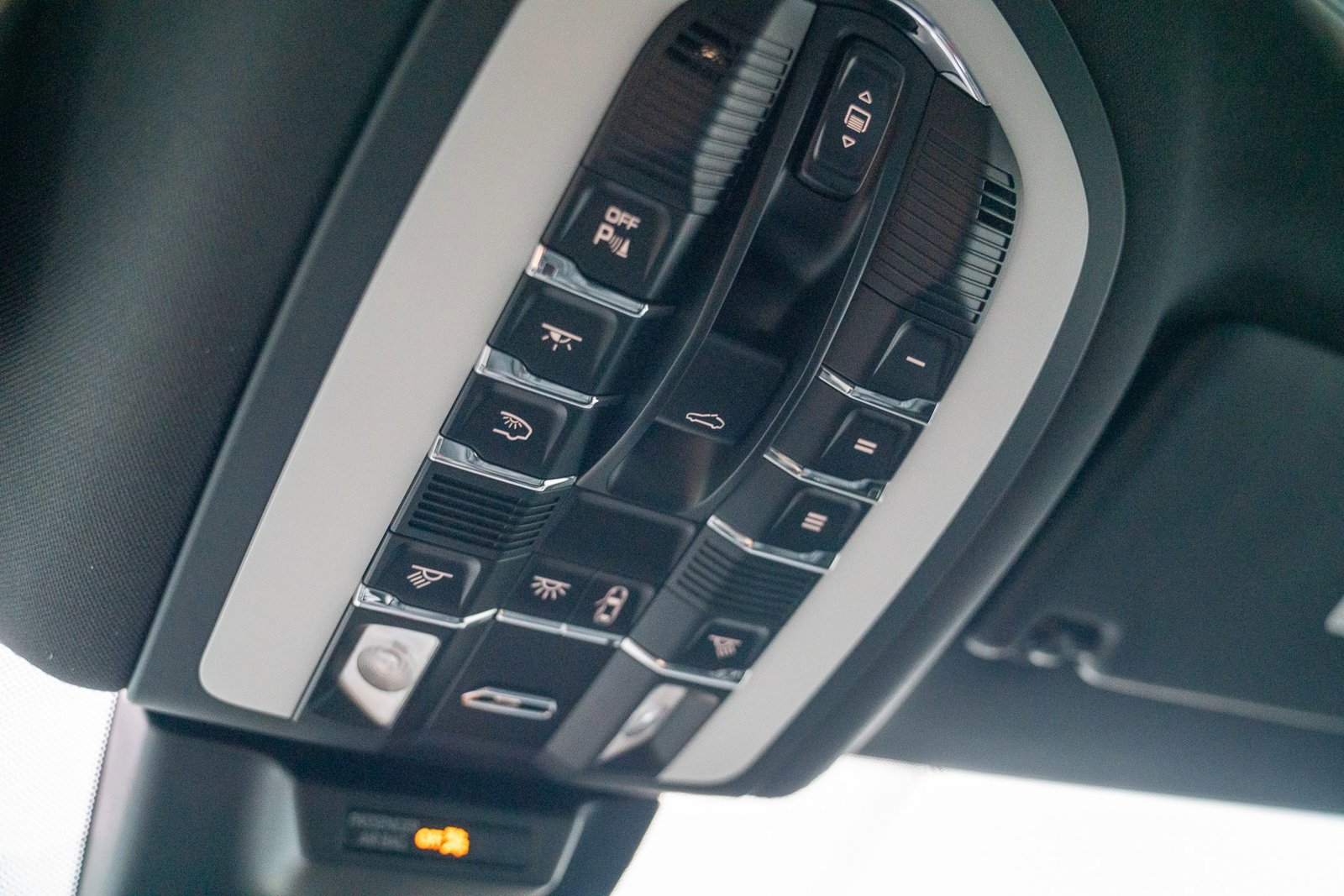 New 2026 Porsche Macan image 22