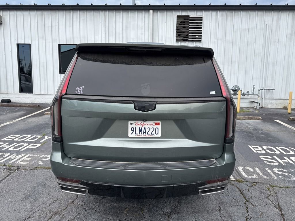 Used 2024 Cadillac Escalade Luxury RWD image 5