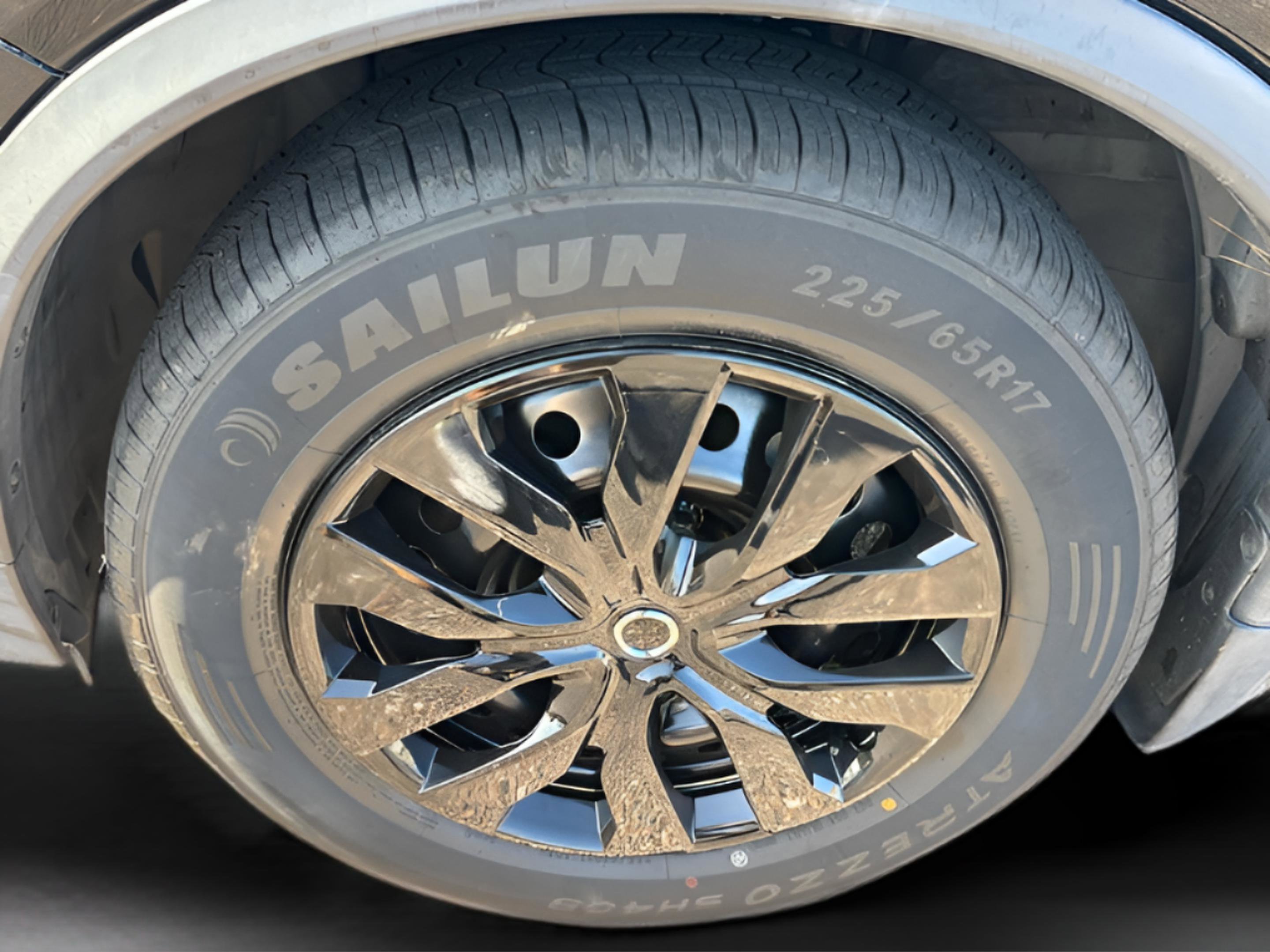 Used 2017 Nissan Rogue S image 35