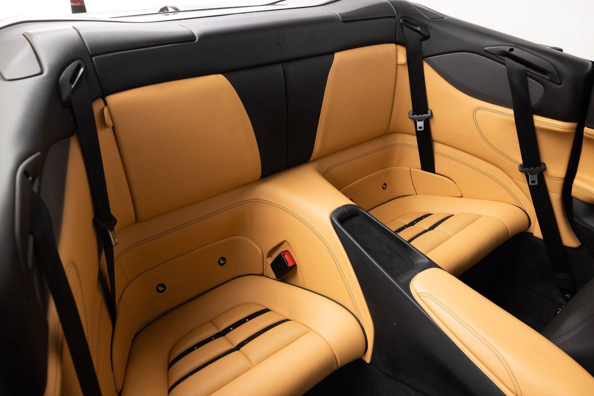 Used 2019 Ferrari Portofino RWD image 64