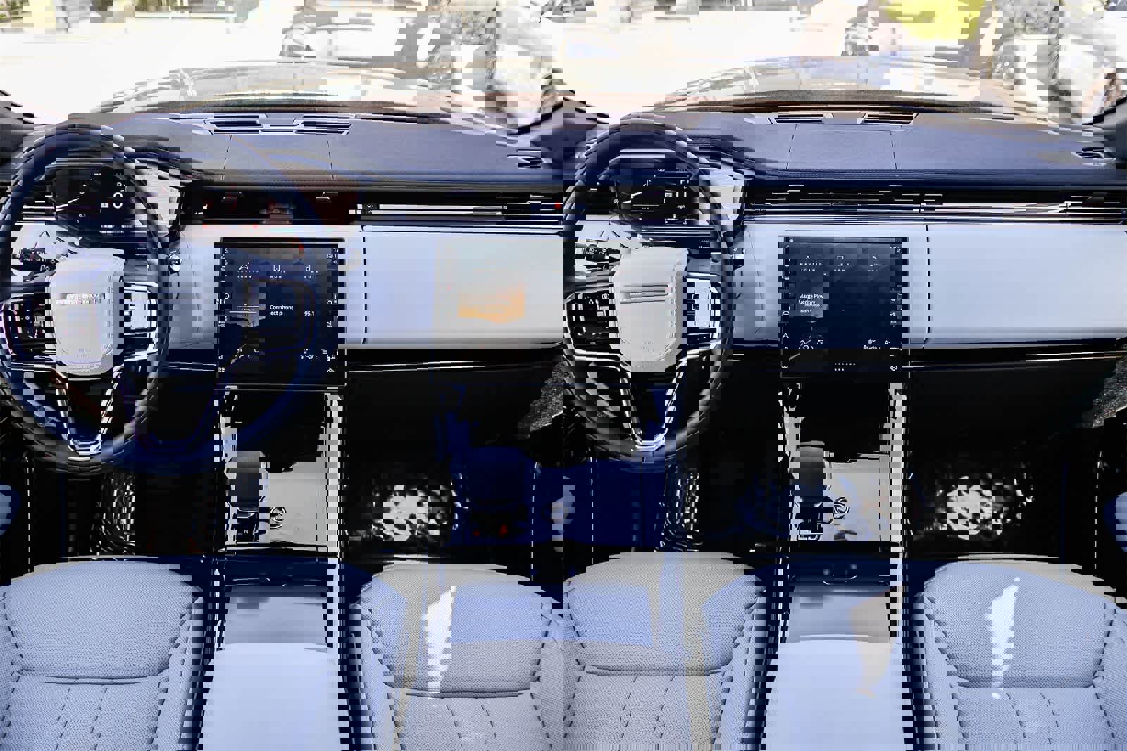 New 2026 Land Rover Range Rover Sport SE image 12