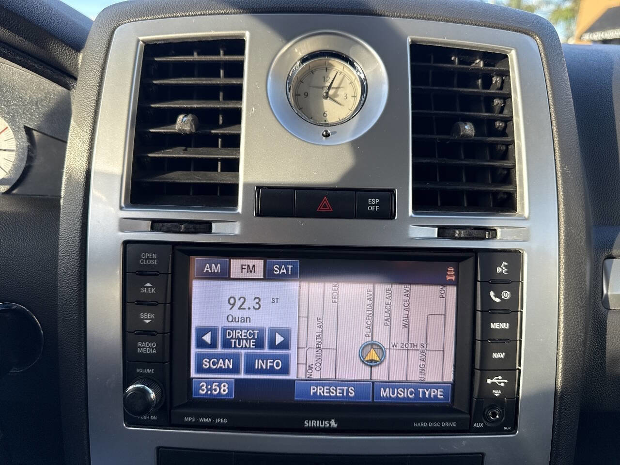 Used 2010 Chrysler 300 Touring image 37