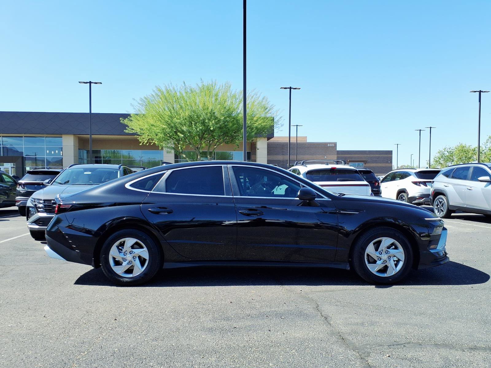 Certified 2025 Hyundai Sonata SE FWD image 2