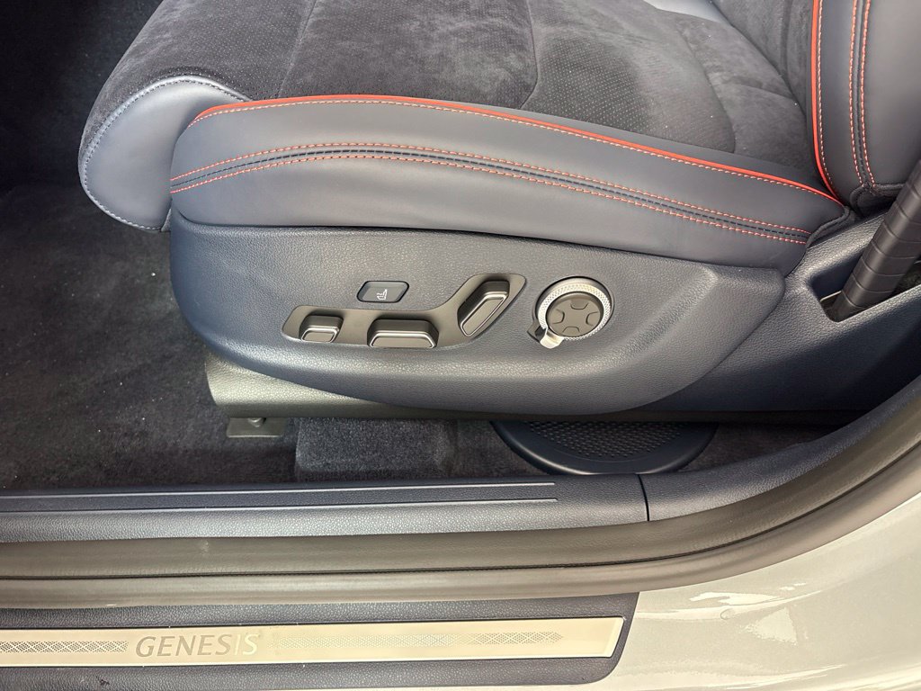 New 2027 Genesis GV70 3.5T Prestige AWD/4WD image 15
