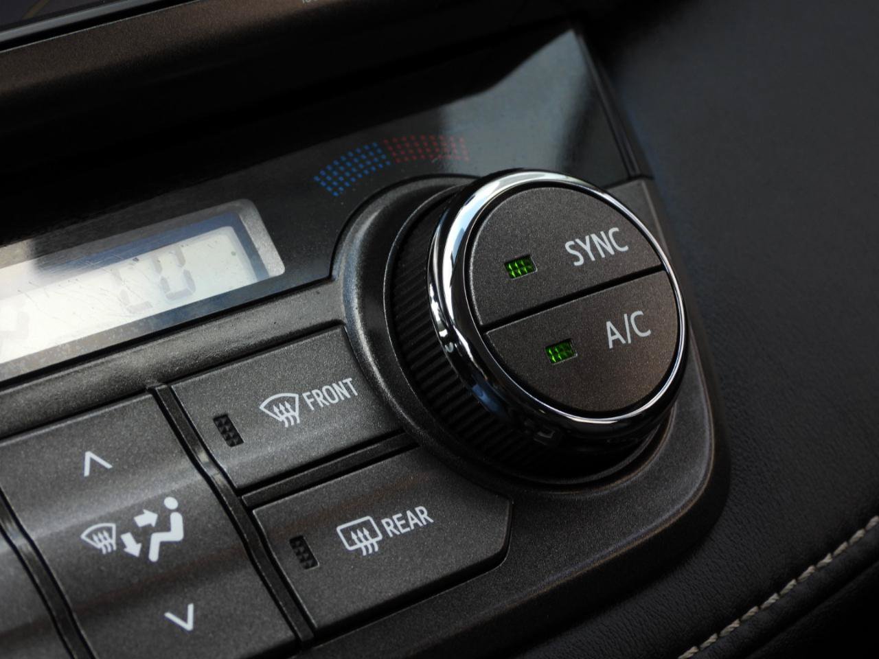 Used 2015 Toyota RAV4 XLE FWD image 53