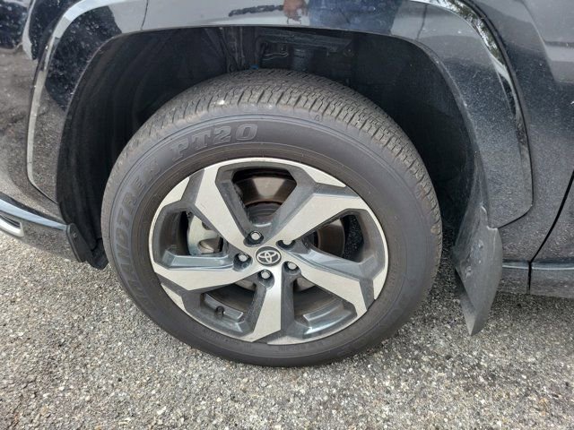 Certified 2025 Toyota RAV4 SE image 6