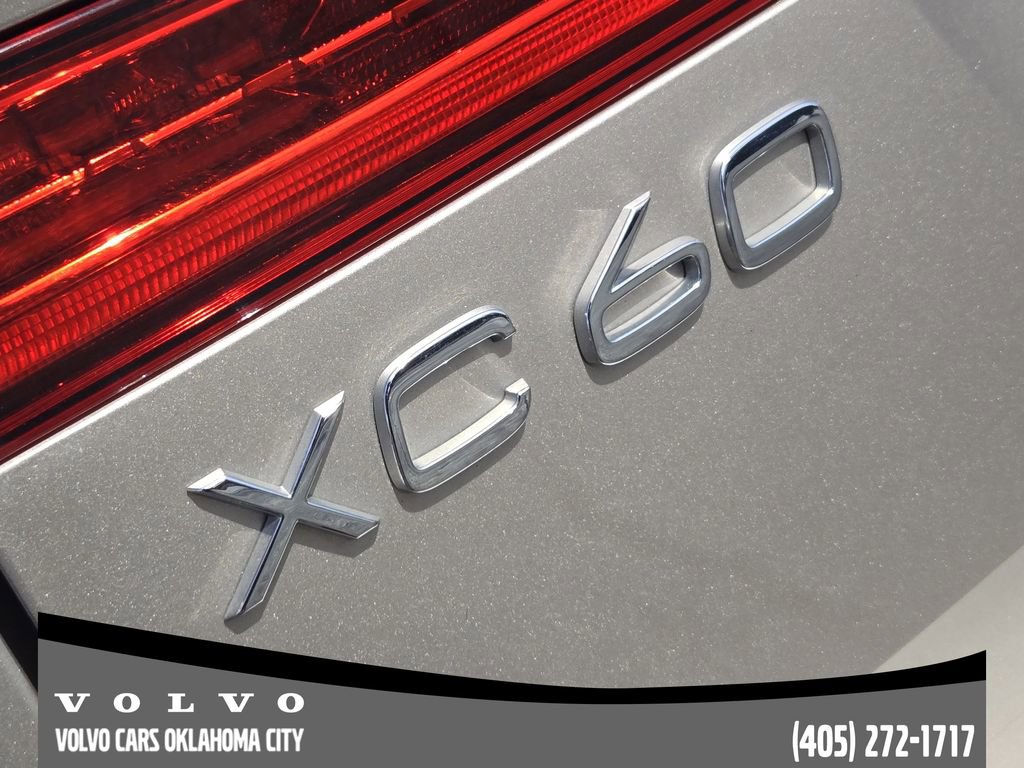 Certified 2025 Volvo XC60 B5 Core image 9