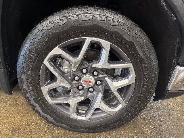 Used 2023 GMC Sierra 1500 SLT image 9