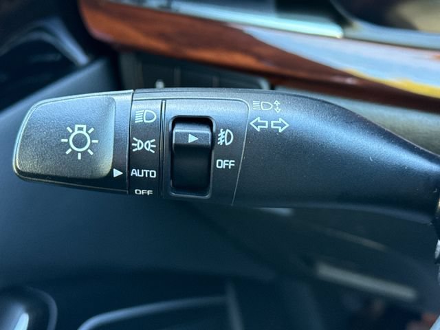 Used 2017 Kia Cadenza Premium FWD image 19