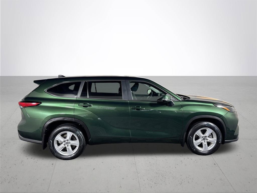 Used 2023 Toyota Highlander L image 5