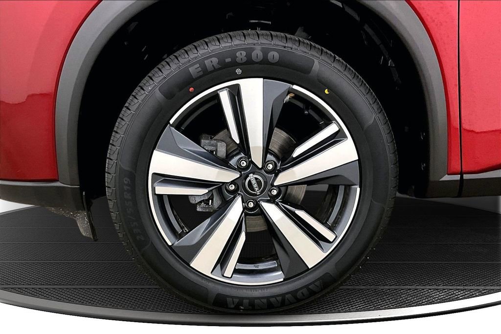 Used 2024 Nissan Rogue SL image 32