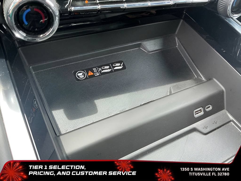 Used 2025 Chevrolet Suburban Premier RWD image 48