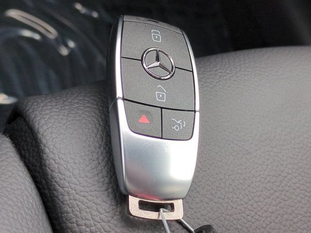 New 2026 Mercedes-Benz GLB 250 image 29