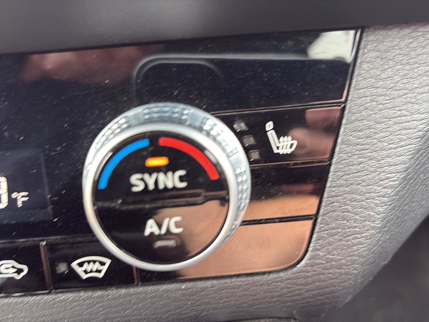 Used 2024 Mitsubishi Outlander SE image 31