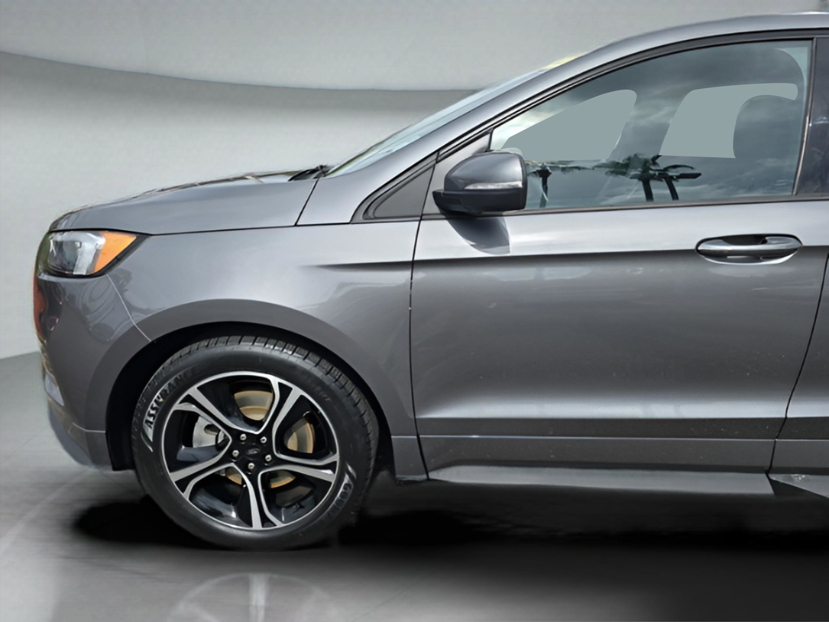 Used 2024 Ford Edge ST w/ Cold Weather Package image 33