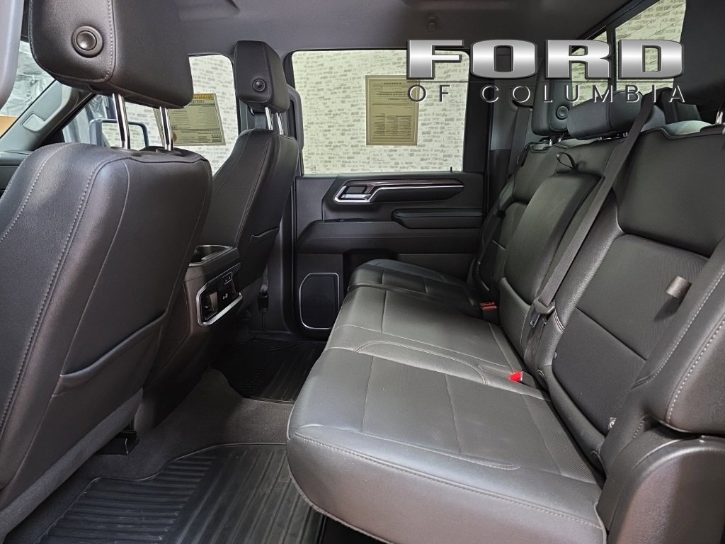 Used 2024 Chevrolet Silverado 3500 LTZ w/ LTZ Convenience Package image 18