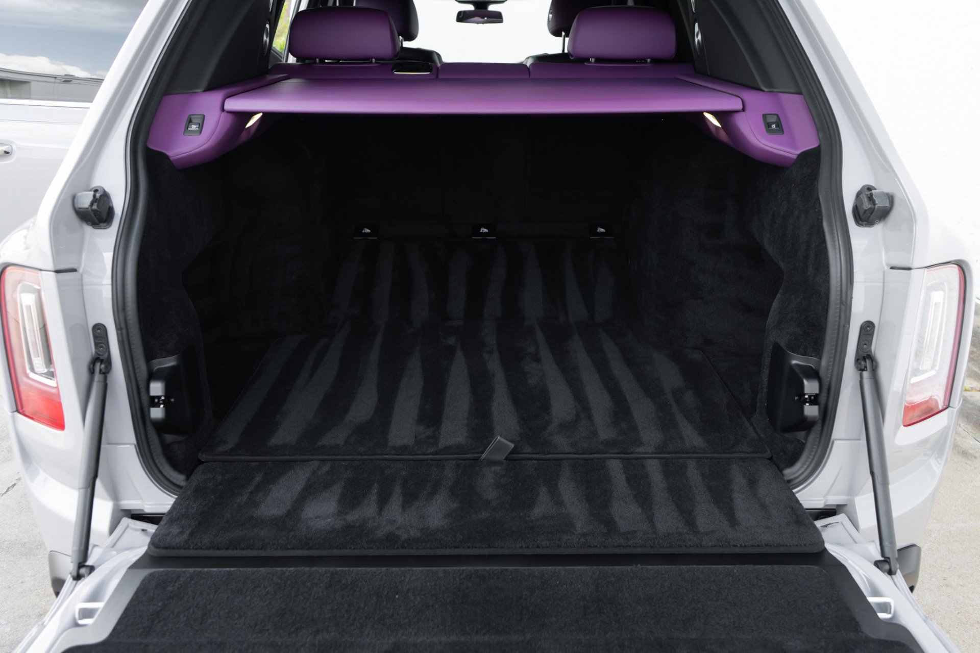 Used 2024 Rolls-Royce Cullinan image 39