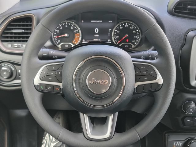 Certified 2023 Jeep Renegade Latitude AWD/4WD image 32