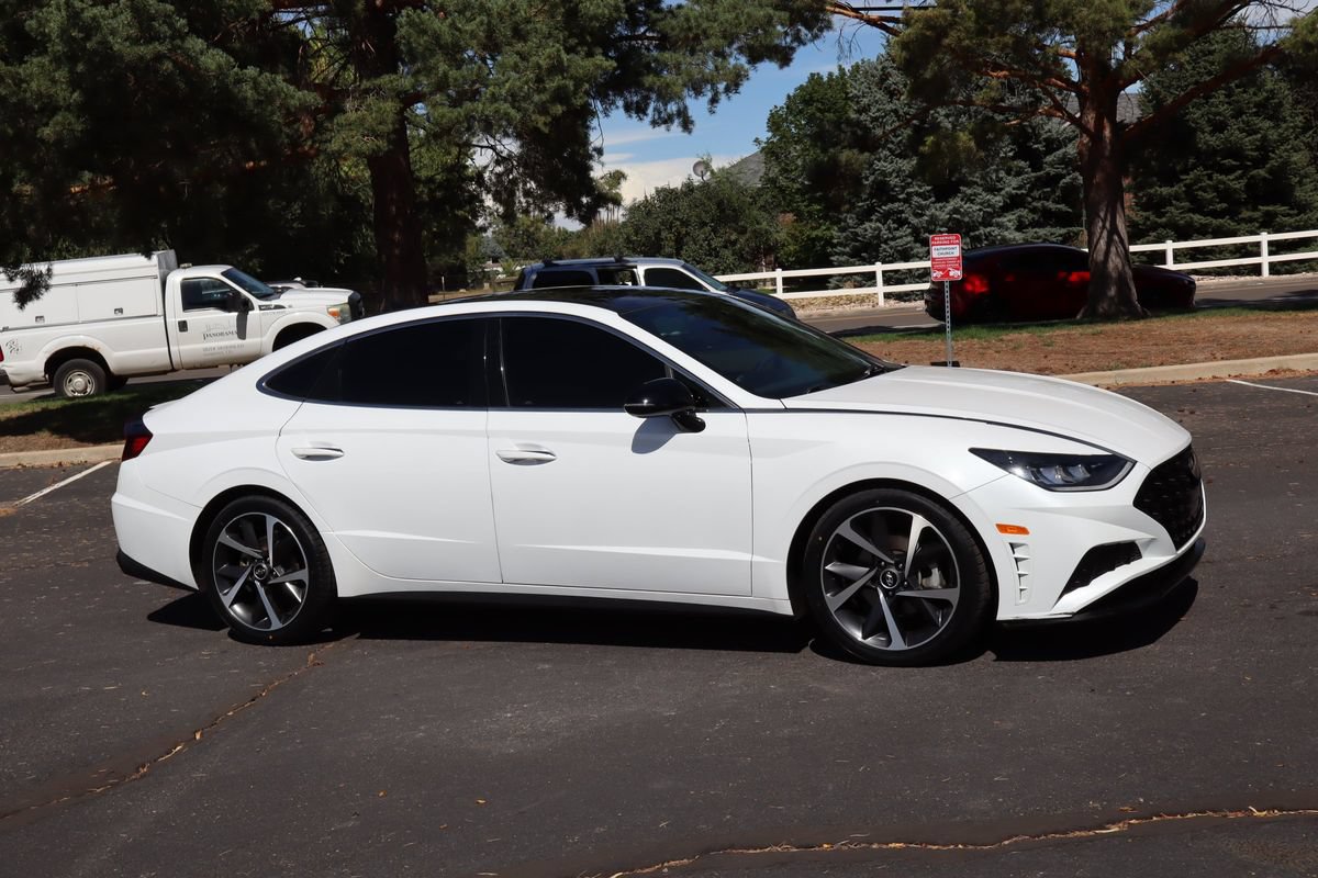 Used 2021 Hyundai Sonata SEL Plus w/ Tech Package FWD image 2