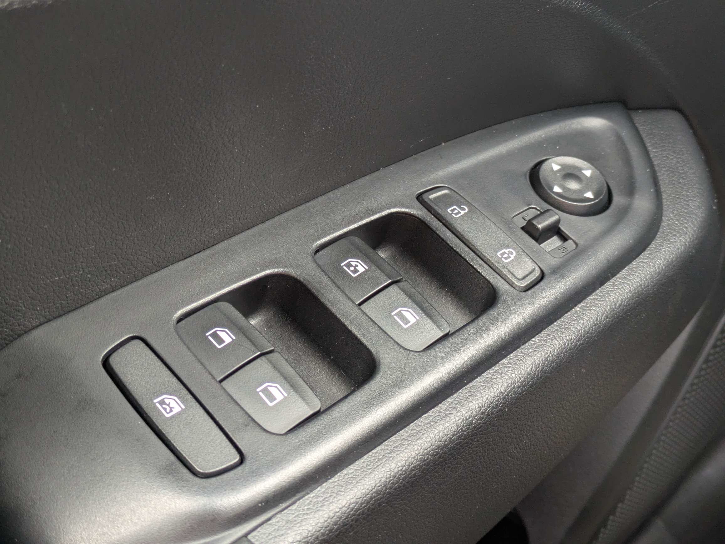 Used 2026 Hyundai Venue SEL FWD image 21