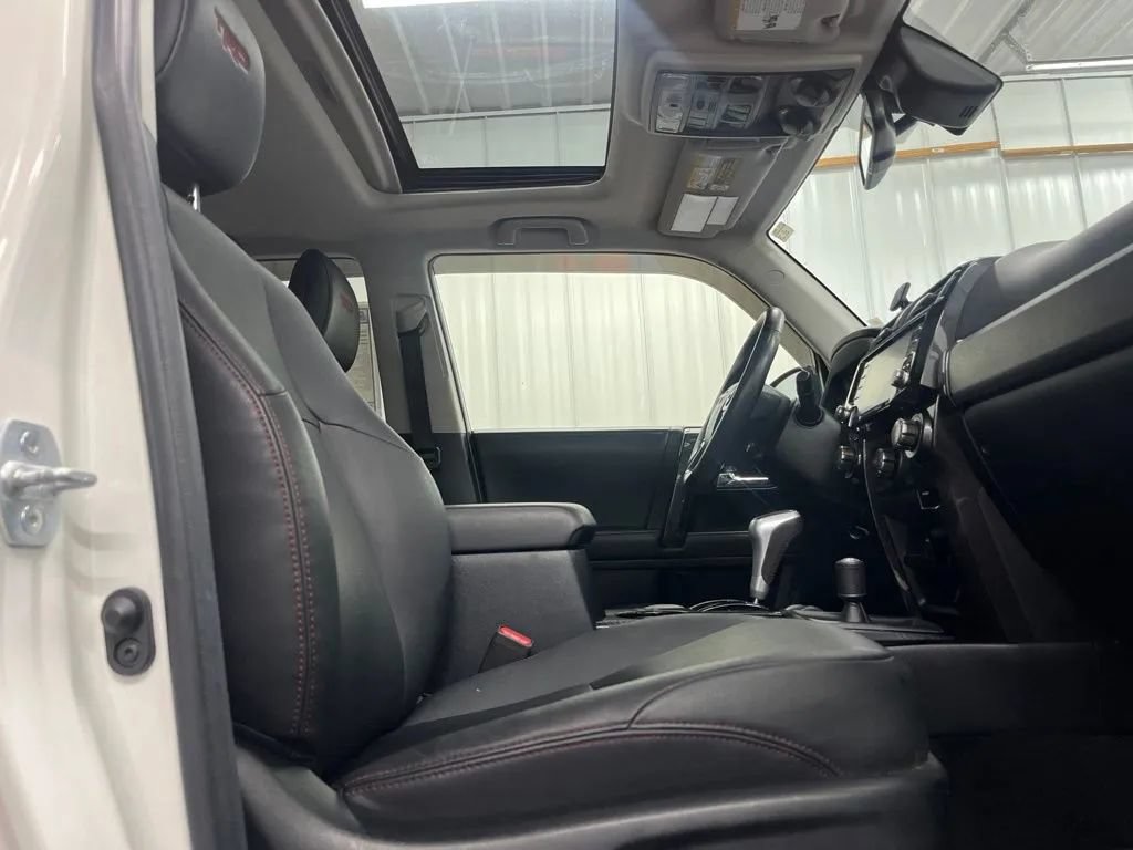 Used 2020 Toyota 4Runner TRD Off-Road Premium w/ Moonroof Package AWD/4WD image 11