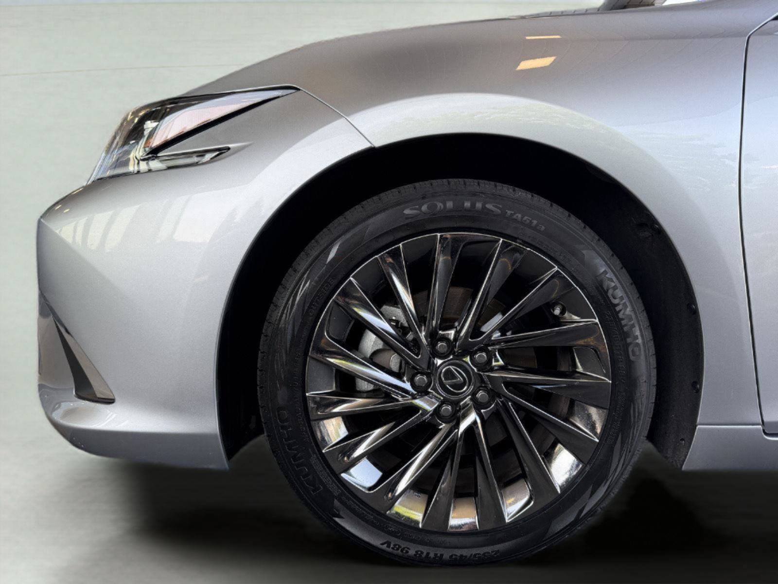 Used 2024 Lexus ES 350 Ultra Luxury w/ Accessory Package (Z2) FWD image 31