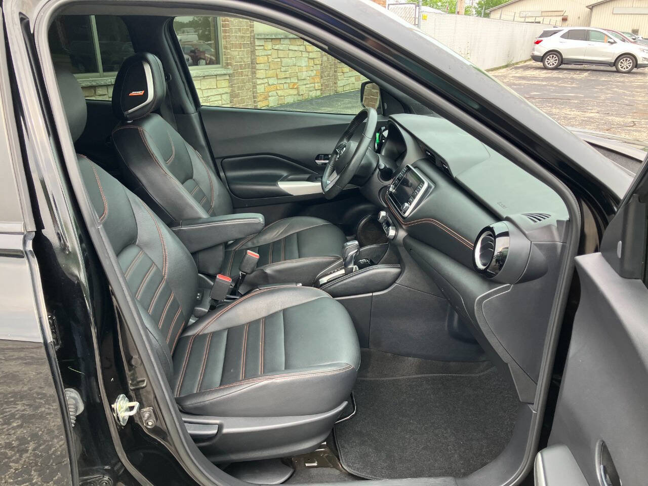 Used 2020 Nissan Kicks SR w/ SR Premium Package FWD image 14