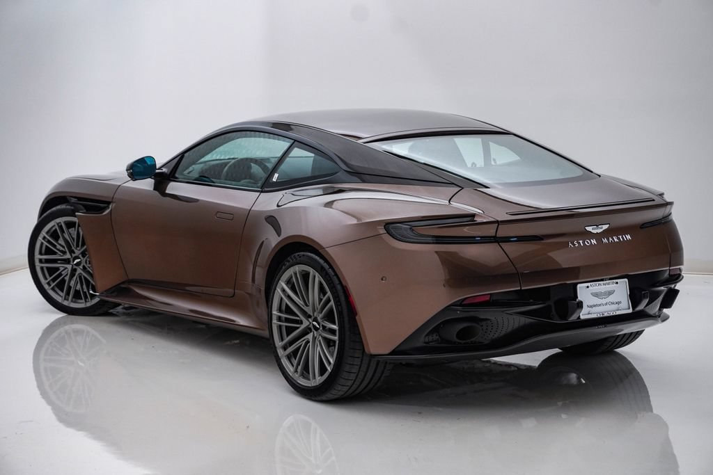 Used 2024 Aston Martin DB12 Coupe RWD image 10