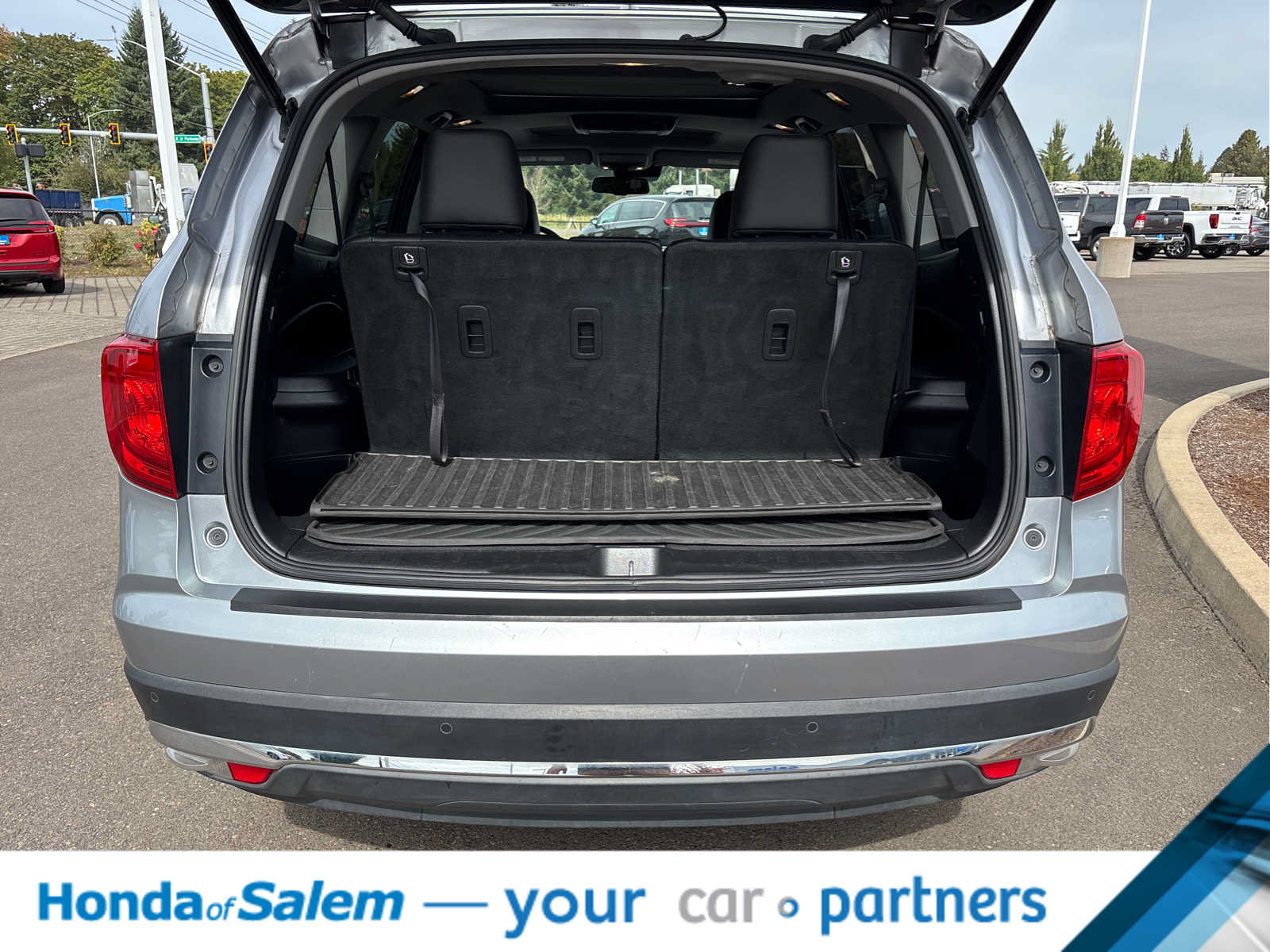 Used 2017 Honda Pilot Elite image 19