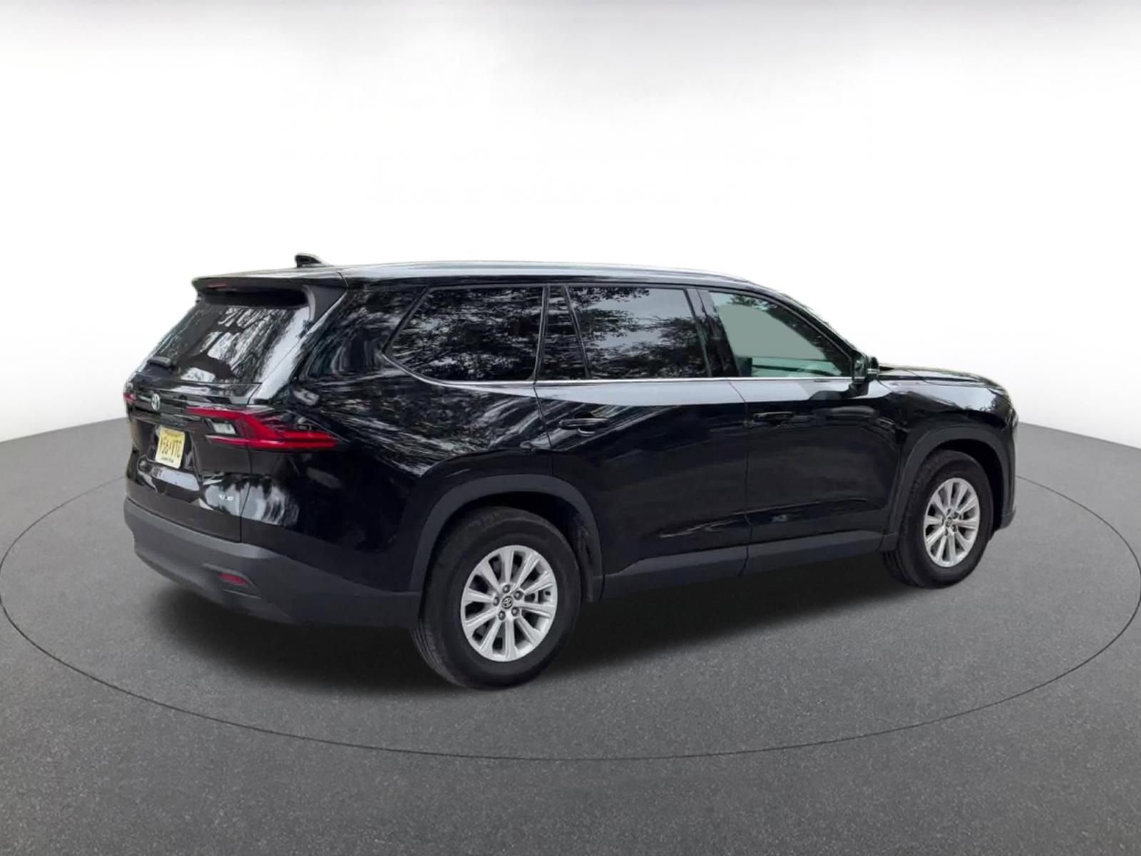 Used 2025 Toyota Grand Highlander FWD image 15