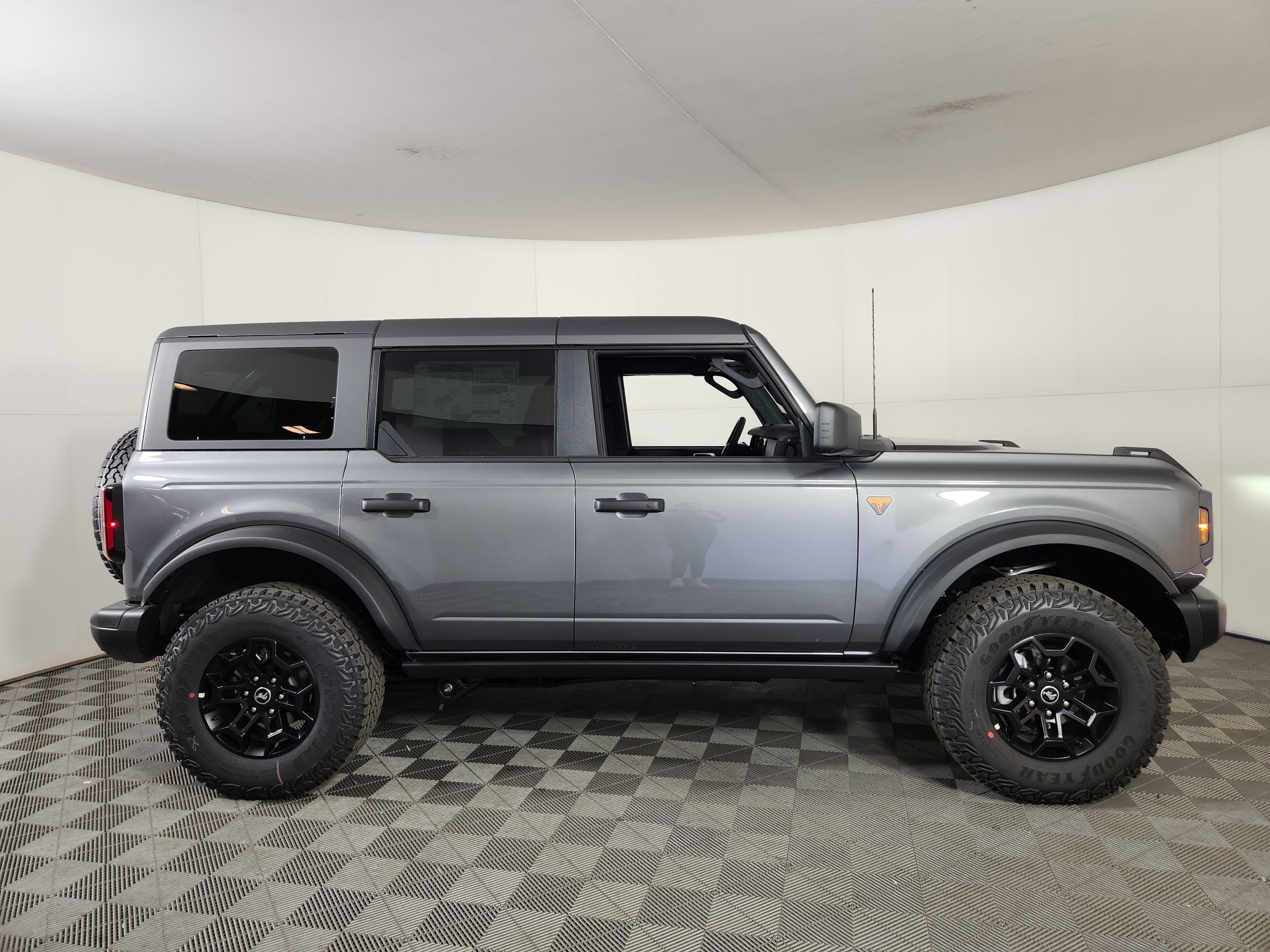 New 2026 Ford Bronco Badlands AWD/4WD image 8