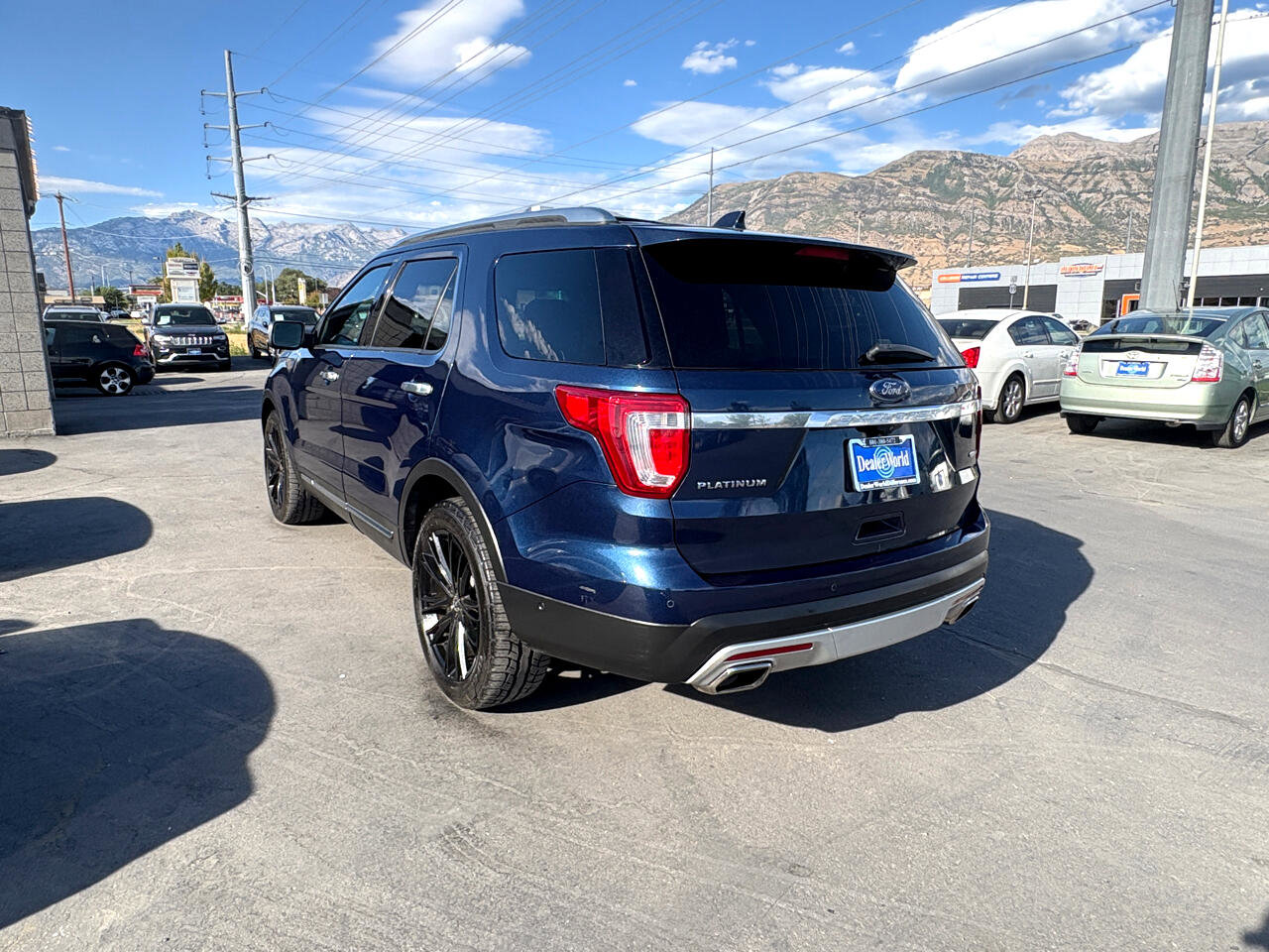 Used 2017 Ford Explorer Platinum image 7