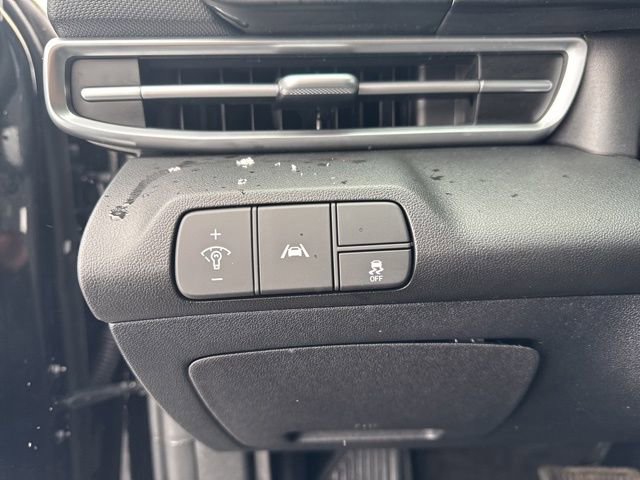 Used 2023 Hyundai Elantra SEL w/ Cargo Package image 15