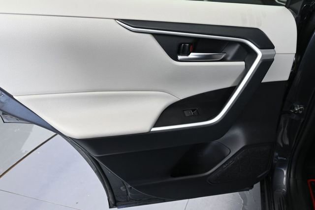 Used 2022 Toyota RAV4 XLE AWD/4WD image 31