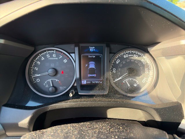 Used 2017 Toyota Tacoma TRD Sport AWD/4WD image 7