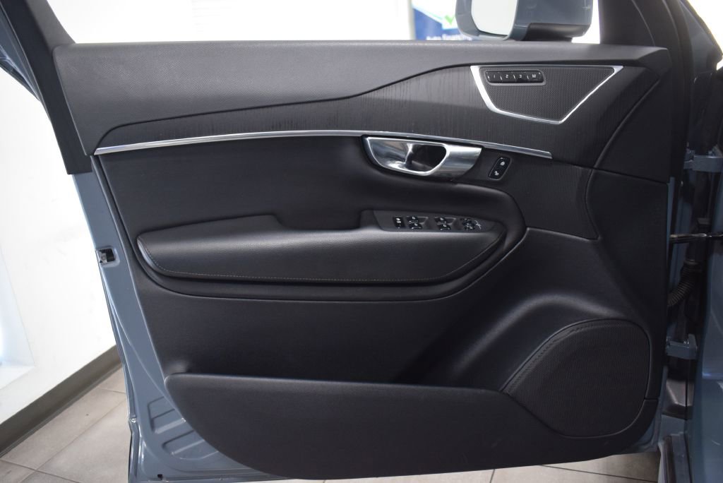 Used 2020 Volvo XC90 T5 Momentum w/ Protection Package image 7