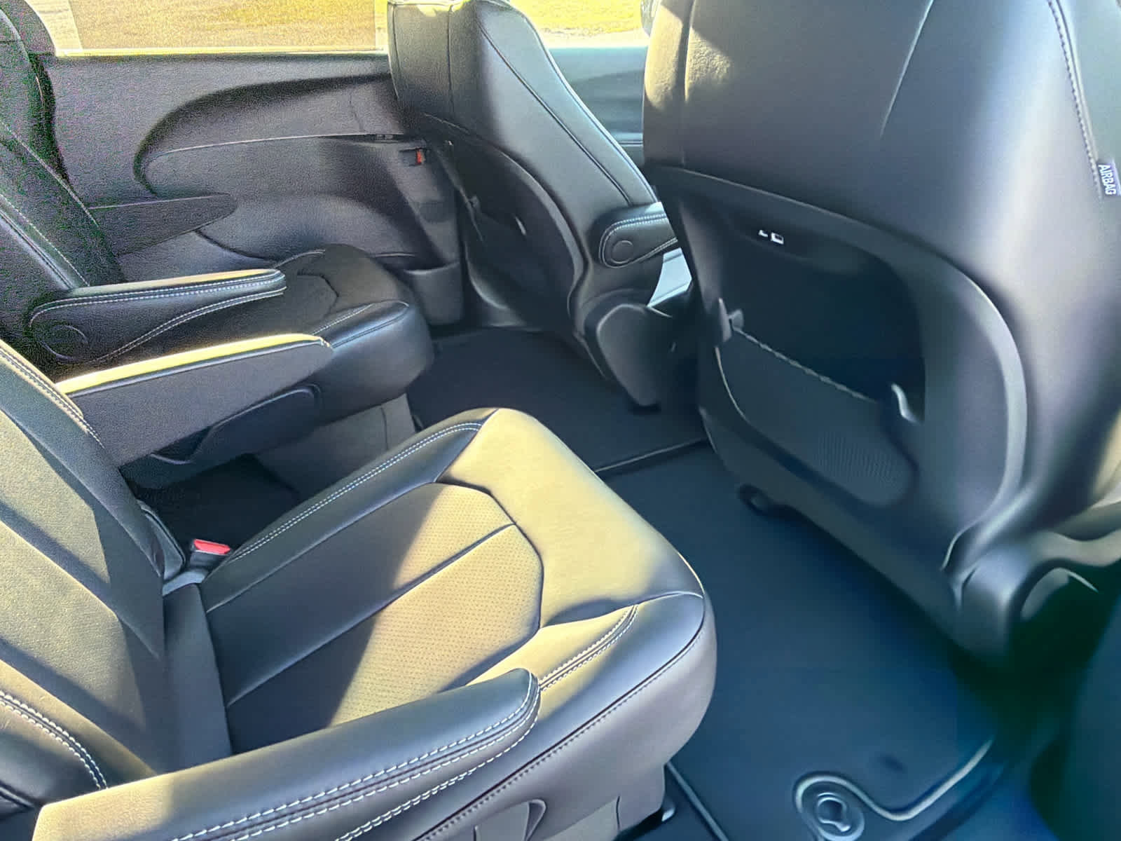 New 2026 Chrysler Pacifica Select image 14