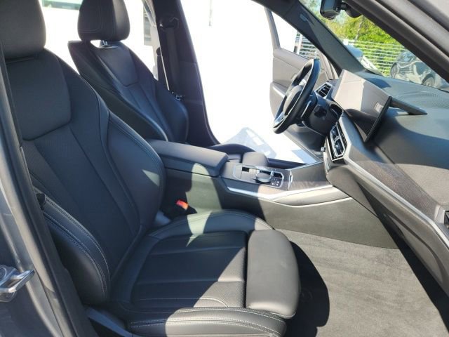Used 2023 BMW 330i xDrive Sedan w/ Driving Assistance Package image 23