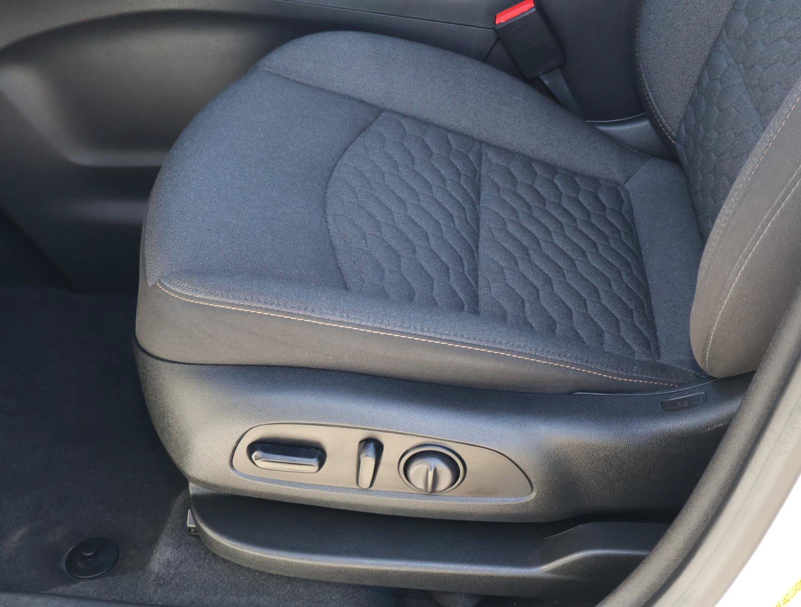 Used 2020 Chevrolet Equinox LT AWD/4WD image 13