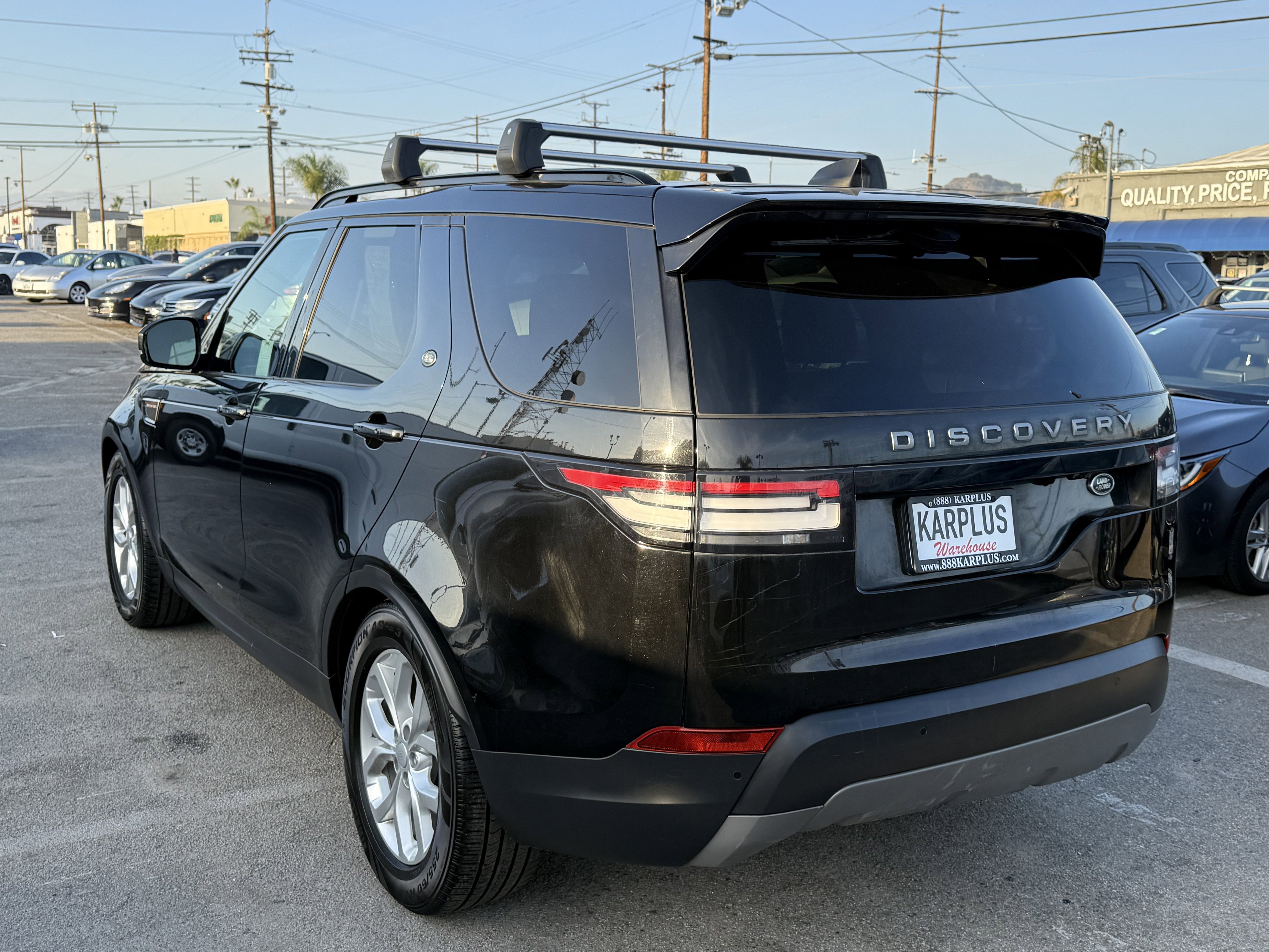 Used 2018 Land Rover Discovery SE image 9