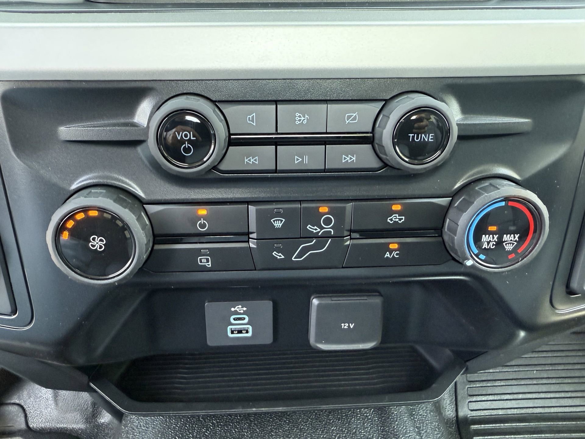 New 2024 Ford F350 XL w/ XL Chrome Package image 6