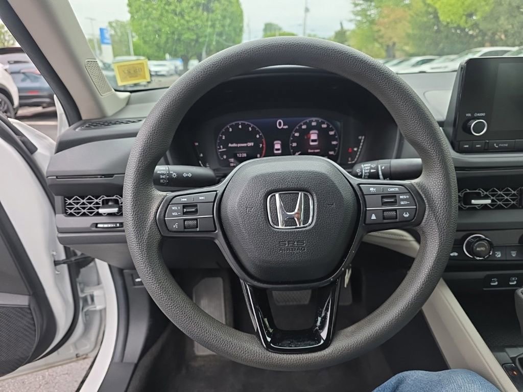 Certified 2025 Honda Accord SE image 13