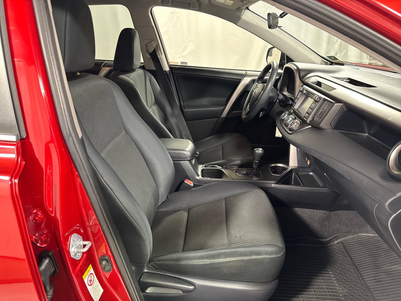 Used 2016 Toyota RAV4 LE AWD/4WD image 26