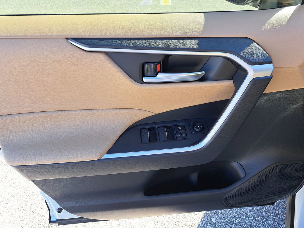 New 2025 Toyota RAV4 XLE image 13