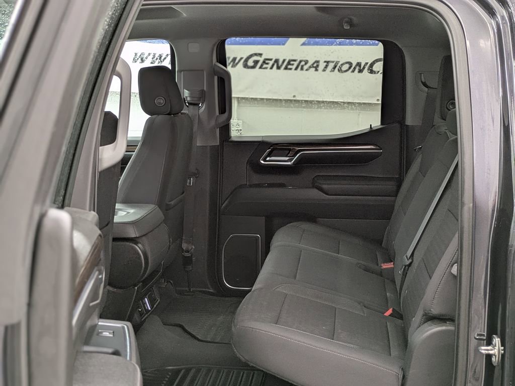 Used 2023 Chevrolet Silverado 1500 LT AWD/4WD image 14