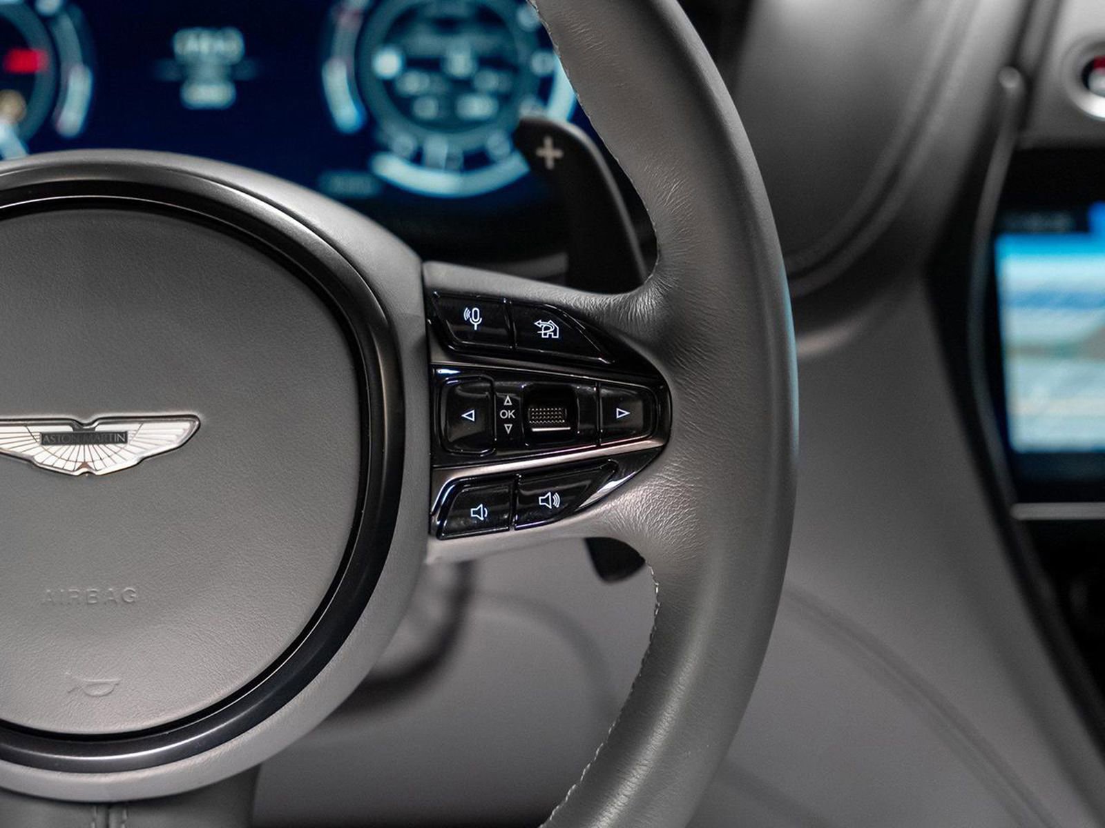 Used 2021 Aston Martin DBX image 49