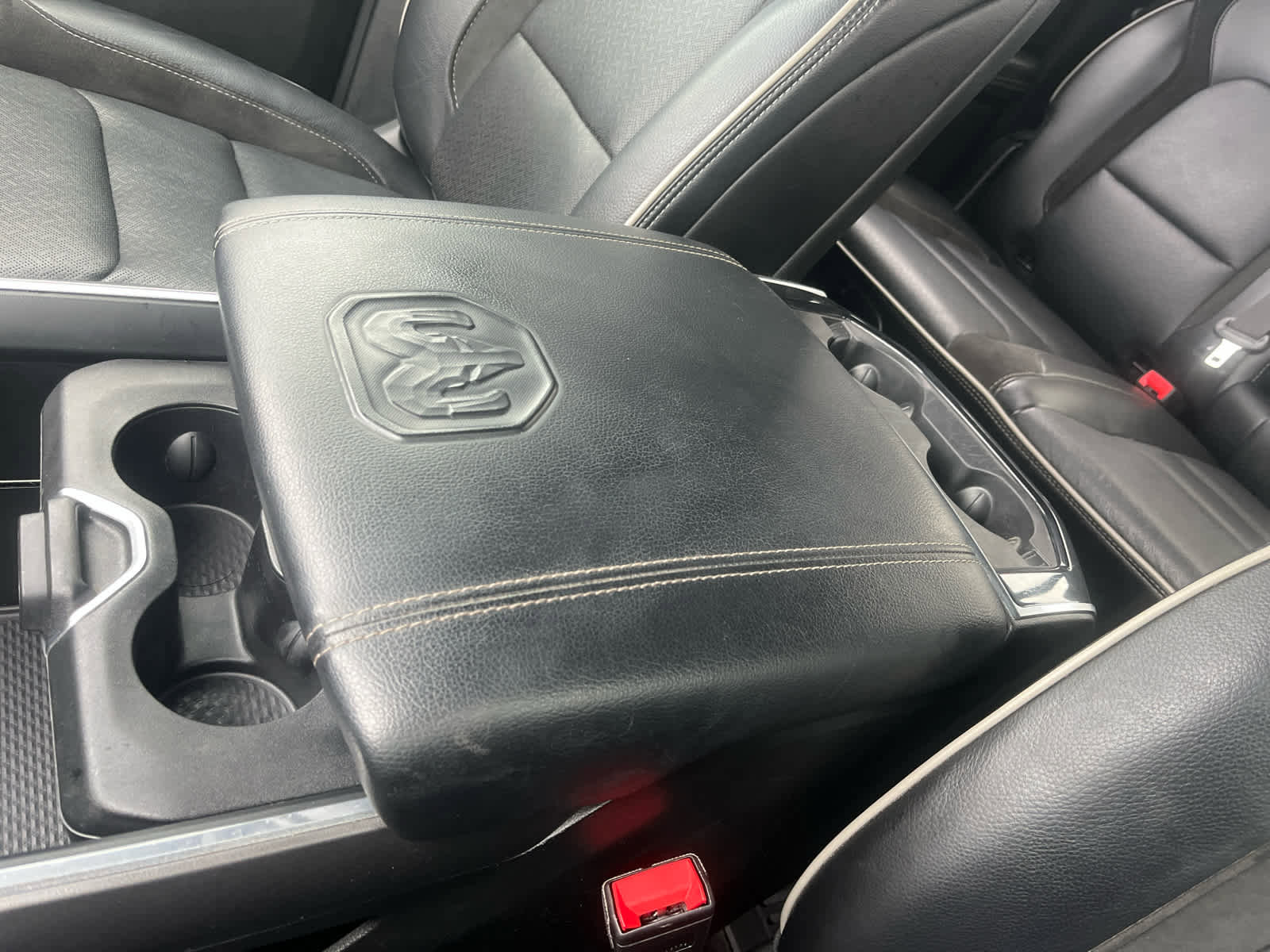 Used 2022 RAM 1500 Laramie w/ Sport Appearance Package image 25