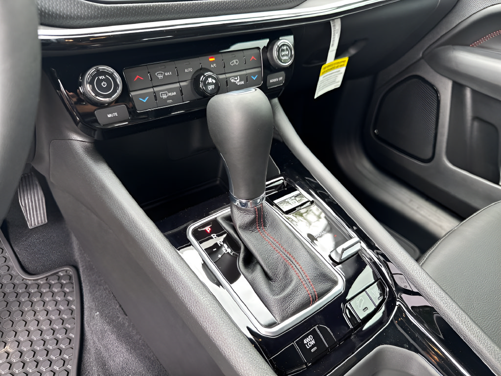 New 2026 Jeep Compass Trailhawk AWD/4WD image 27