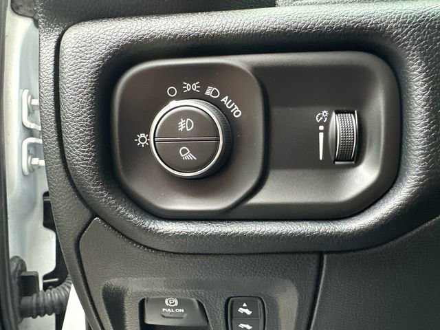 Used 2022 RAM 1500 Big Horn AWD/4WD image 32